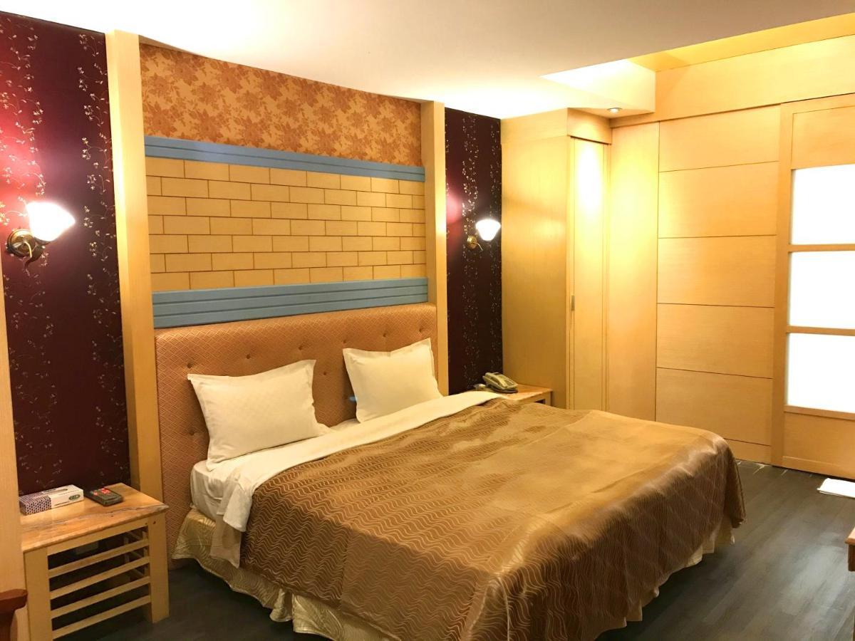 楓采汽車旅館 Fengyuan Exteriör bild